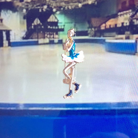 ๐50% OFF/3+...Enamel Skating Girl Brooch - Picture 7 of 7